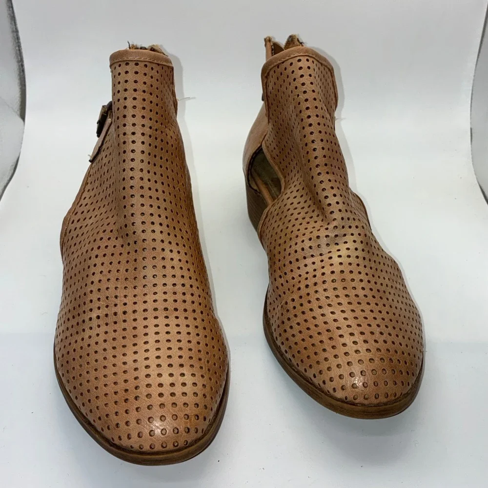 Tan Perforated Leather‎ Cut Out Ankle Booties with Buckle and Back Zip Size 8.5